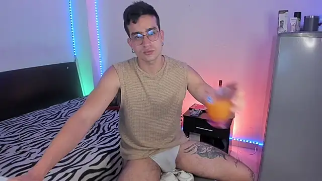 CamCumBoy online show from 09.17.25