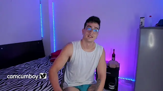CamCumBoy online show from 10.09.25
