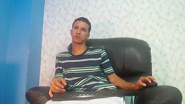 Snapshot of Marcus_Jeron chatting on 06.12.26 Marcus Jeron online show from 06.12.26