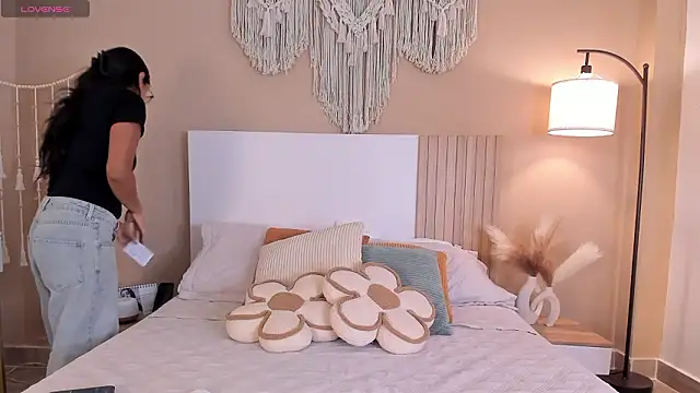 Camila Bustamante online show from 03.17.26