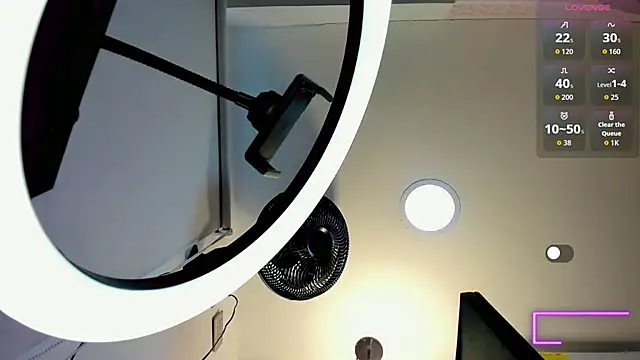 Snapshot of samantamilk6 chatting on 10.23.25 samantamilk6 online show from 10.23.25