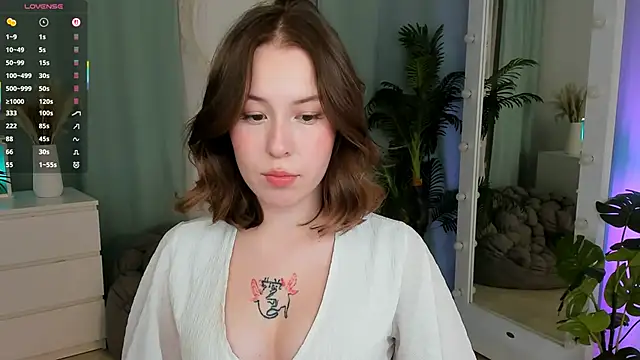 LanaRoselle online show from 12.04.25