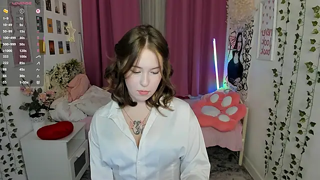 Snapshot of LanaRoselle chatting on 03.06.26 LanaRoselle online show from 03.06.26