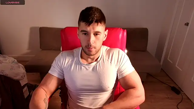 Snapshot of Sand0w chatting on 09.17.25 Sand0w online show from 09.17.25