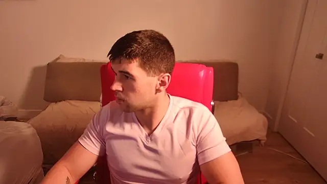 Snapshot of Sand0w chatting on 10.20.25 Sand0w online show from 10.20.25