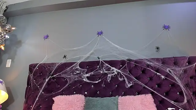 Snapshot of RedAngel1- chatting on 10.21.25 RedAngel1- online show from 10.21.25