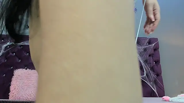 Snapshot of RedAngel1- chatting on 10.30.25 RedAngel1- online show from 10.30.25