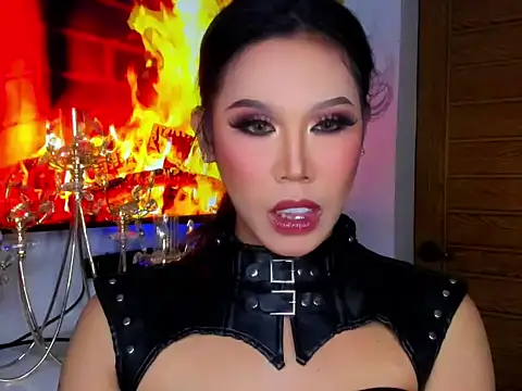 Snapshot of foxclassyramona_ts chatting on 03.22.26 foxclassyramona ts online show from 03.22.26