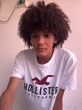 Snapshot of Max_Rain chatting on 10.07.25 Max Rain online show from 10.07.25