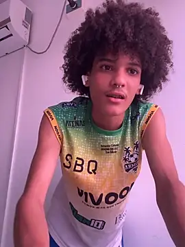 Snapshot of Max_Rain chatting on 10.18.25 Max Rain online show from 10.18.25