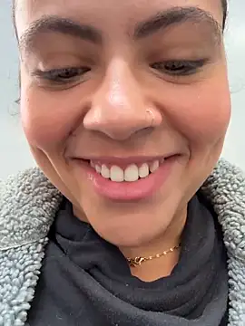 Snapshot of Chloe_Leaozinho chatting on 05.22.26 Chloe Leaozinho online show from 05.22.26