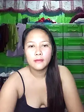 Snapshot of pretty_me092121 chatting on 12.17.25 pretty me092121 online show from 12.17.25