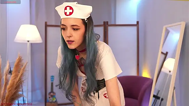 Snapshot of violetesa chatting on 11.20.25 violetesa online show from 11.20.25