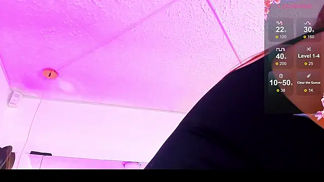 Snapshot of antoneella_jones chatting on 11.21.25 antoneella jones online show from 11.21.25