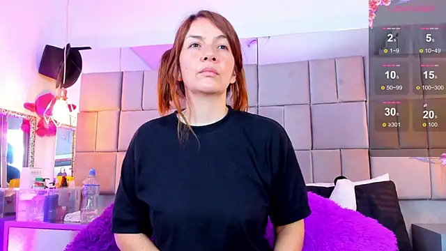 Snapshot of antoneella_jones chatting on 11.24.25 antoneella jones online show from 11.24.25