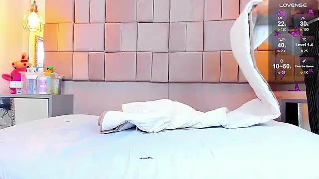 antoneella jones online show from 12.18.25