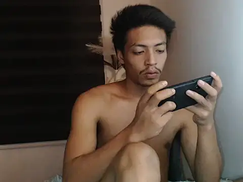 Snapshot of trans_69_ chatting on 10.03.25 trans 69 online show from 10.03.25