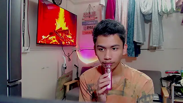 Demure Asian143 online show from 08.06.26