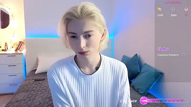 Snapshot of fiachand chatting on 05.19.26 fiachand online show from 05.19.26
