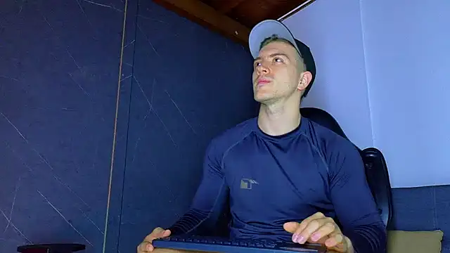 Snapshot of ALANNFERRER chatting on 02.08.26 ALANNFERRER online show from 02.08.26