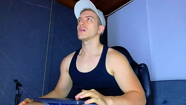 Snapshot of ALANNFERRER chatting on 02.16.26 ALANNFERRER online show from 02.16.26