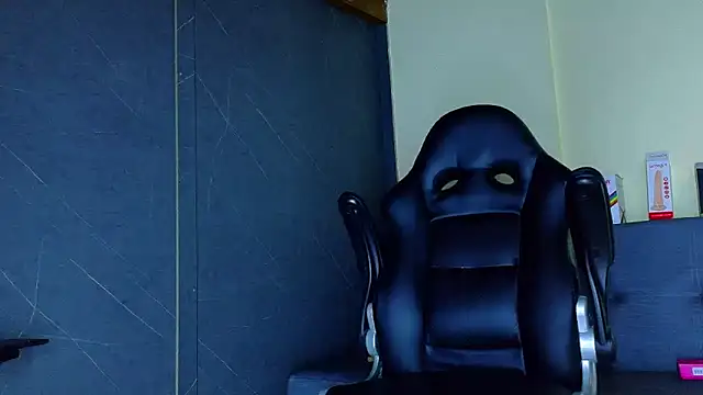 Snapshot of ALANNFERRER chatting on 03.05.26 ALANNFERRER online show from 03.05.26