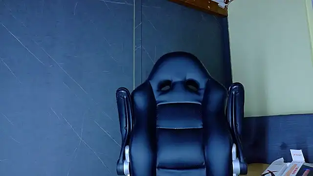 Snapshot of ALANNFERRER chatting on 03.28.26 ALANNFERRER online show from 03.28.26