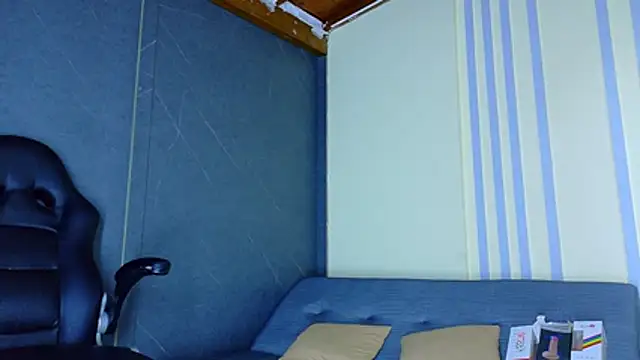 Snapshot of ALANNFERRER chatting on 04.06.26 ALANNFERRER online show from 04.06.26