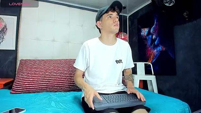 Snapshot of Matteo12_ chatting on 09.12.25 Matteo12 online show from 09.12.25