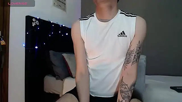 Matteo12  online show from 12.17.25