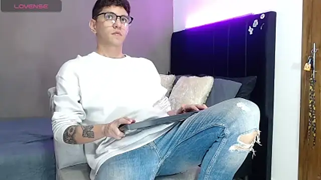 Matteo12  online show from 04.18.26