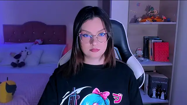 OphelianaRose33 online show from 02.13.26