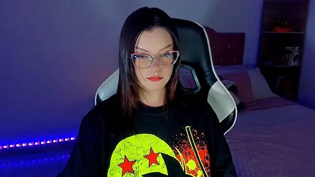 OphelianaRose33 online show from 04.11.26