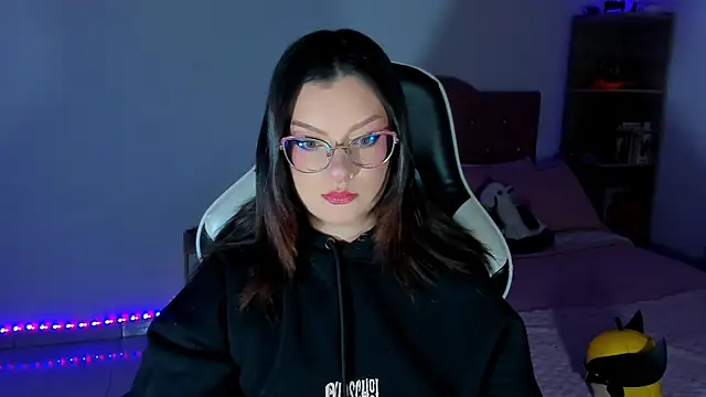 OphelianaRose33 online show from 05.16.26