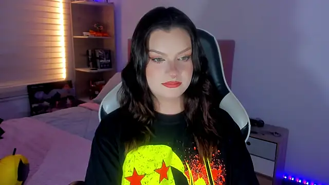 OphelianaRose33 online show from 06.23.26
