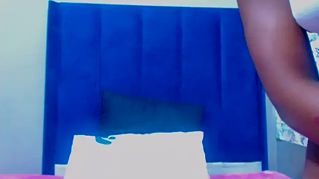 ItsMsBankss02 online show from 11.25.25