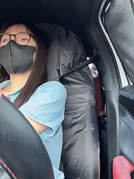 Snapshot of Linh_2004 chatting on 09.16.25 Linh 2004 online show from 09.16.25