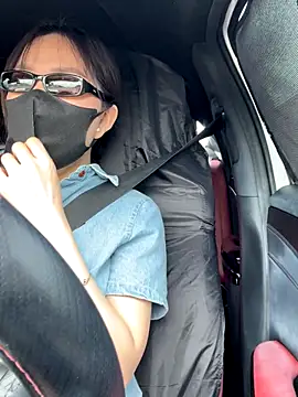 Snapshot of Linh_2004 chatting on 09.23.25 Linh 2004 online show from 09.23.25