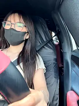 Snapshot of Linh_2004 chatting on 09.24.25 Linh 2004 online show from 09.24.25