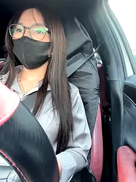 Snapshot of Linh_2004 chatting on 10.08.25 Linh 2004 online show from 10.08.25