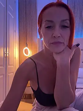 MikaelaBloom online show from 11.15.25