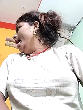 Hot mirchjii online show from 10.28.25