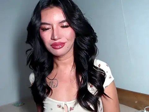 Snapshot of thinker_belle chatting on 05.17.26 thinker belle online show from 05.17.26