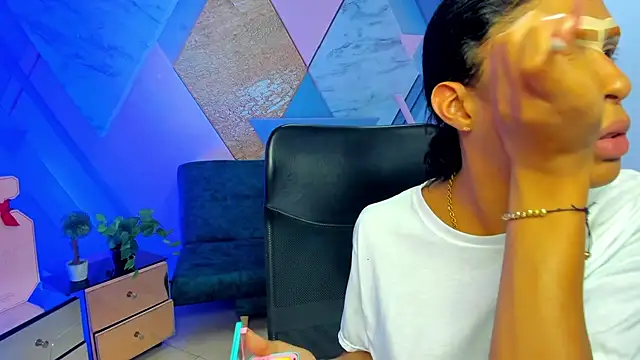 Snapshot of keytinthomson_ chatting on 10.09.25 keytinthomson online show from 10.09.25