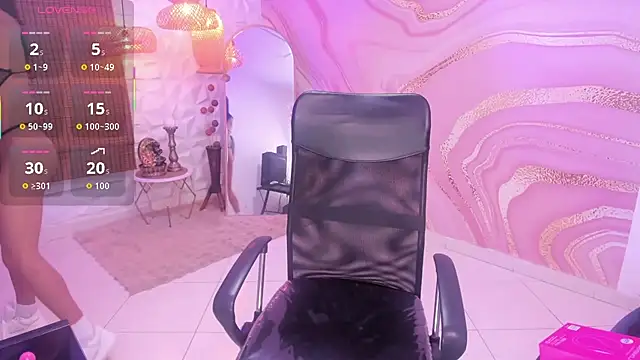 Snapshot of keytinthomson_ chatting on 10.24.25 keytinthomson online show from 10.24.25