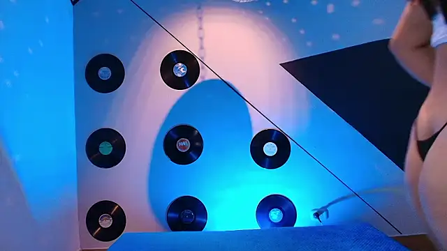 Lilith and Khloe online show from 02.15.26