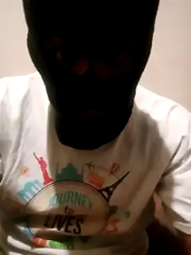 Snapshot of Golonzo1996 chatting on 11.14.25 Golonzo1996 online show from 11.14.25