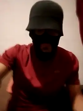 Snapshot of Golonzo1996 chatting on 12.02.25 Golonzo1996 online show from 12.02.25