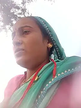 Snapshot of Hot_chinkiji chatting on 11.23.25 Hot chinkiji online show from 11.23.25