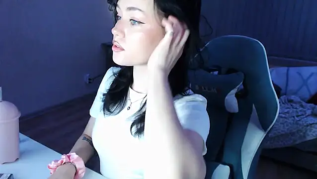 cutefrendlyuser online show from 04.13.26